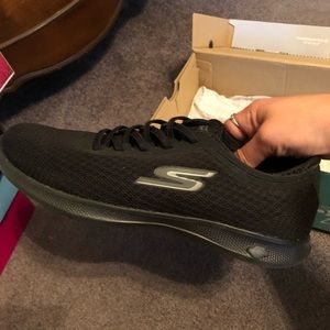Sketchers sneakers